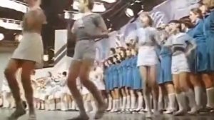 танец  и песня -моллюск раппан (Весенняя олимпиада или Начальник хора 1979)