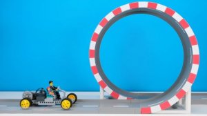 Сможет ли МАШИНА LEGO преодолеть ПЕТЛЮ СМЕРТИ ?