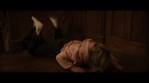 Снова кто-то надел одежду серийника (Отрывок из фильма «Крик 7»)
