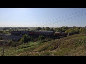 Тепловоз 2ТЭ10М-0369 с дизелями 10Д100 с грузовым поездом (Арзамас, Нижегородская обл.)