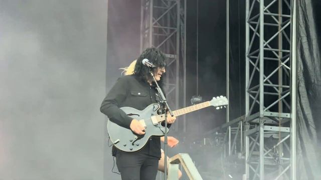 The Pretty Reckless - When I Wake Up (live at Rock for People 2026)
