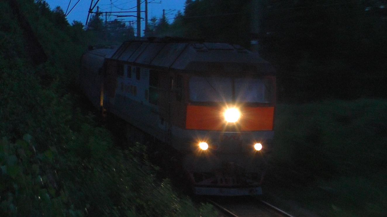 ТЭП70-0502 с пригородным поездом Екатеринбург-Пасс. - Алапаевск