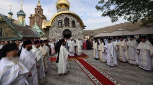 Епископ Ейский Серафим возглавил богослужение на подворье Свято-Духова монастыря. 18.06.2026