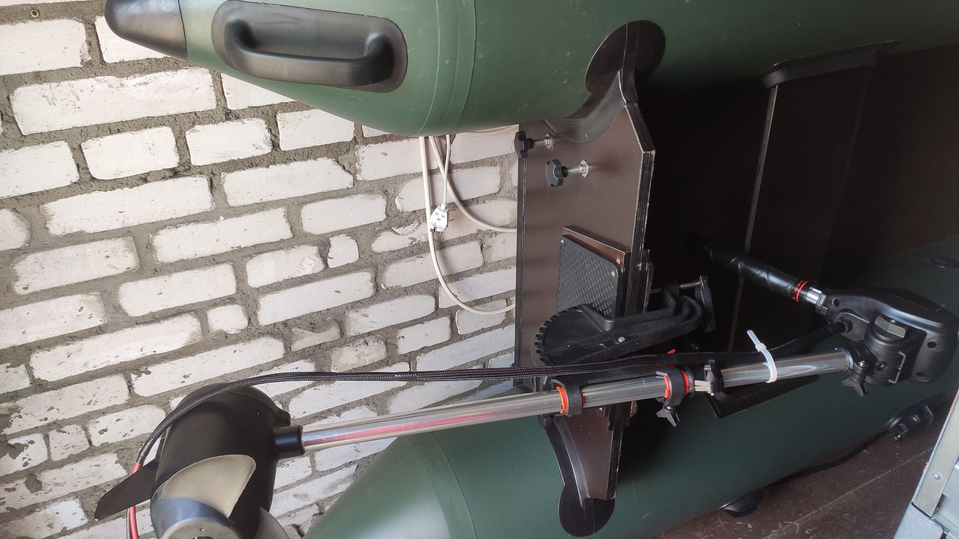 Лодочный электромотор Koetsu S150 укорачиваю трубу-дейдвуд. смотреть онлайн
