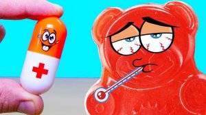 МИШКА ВАЛЕРА ЗАБОЛЕЛ | ЛЕЧИМ МАРМЕЛАДНОГО МИШКУ ВАЛЕРУ | ВИДЕО ДЛЯ ДЕТЕЙ