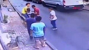 Парень из Турции поймал двух-летнего малыша который сорвался с второго этажа