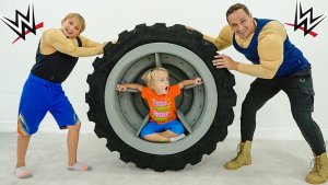 Влад и Крис хотят быть сильными, как суперзвезды WWE Влад и Никита
