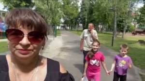 Поездка в город. Гуляем с мужем и внуками по парку. Ягодный пирог. Вышли с мамой на прогулку в сад