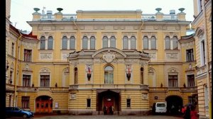 Императорский полдень в Санкт-Петербурге. Мини-концерт во дворике Капеллы.