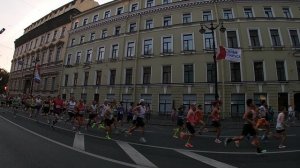 Марафон «Белые ночи» 2024. Старт кластера B на дистанции 42 км