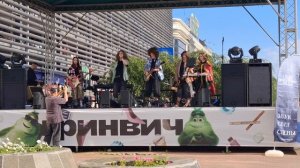 Открытая уличная сцена «Grinvich Street Music» в Ночь Музыки