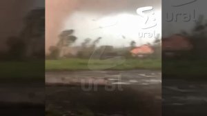 Второе видео о смерче в Свердловской области 22.06.2026