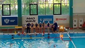 В перерыве между 2 и 3 периодом... #shorts #евразия #уралочка #водноеполо