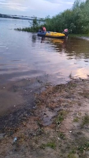 Прибытие резиновой лодки.р Ока.