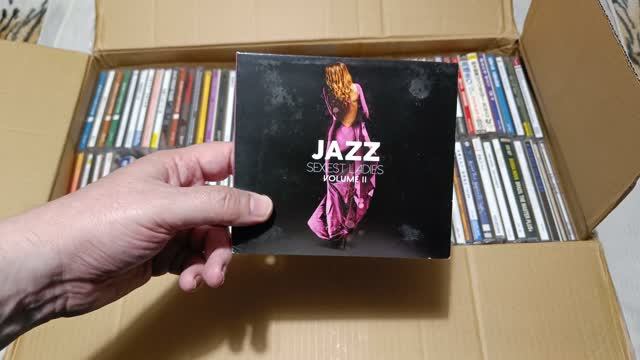 Распаковка посылки с CD из Японии