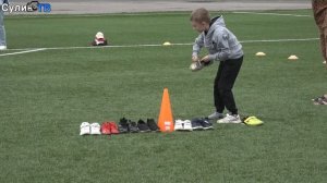 Футбольная тренировка на открытом воздухе