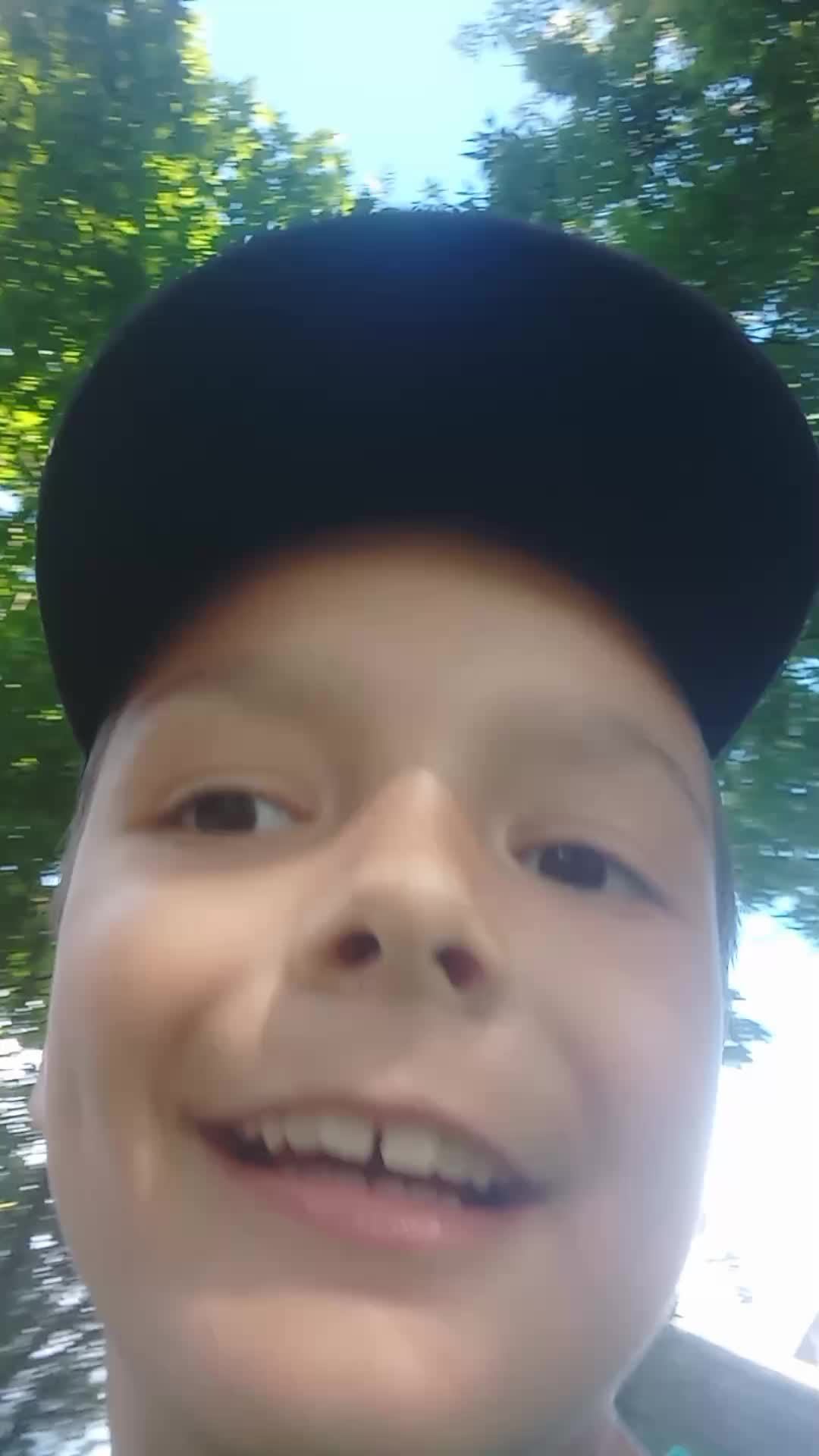 кирюх гуляет с подружкой смотреть онлайн