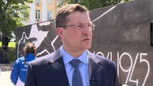 Более 600 человек собрались у Вечного огня в Нижегородском кремле, чтобы почтить память героев