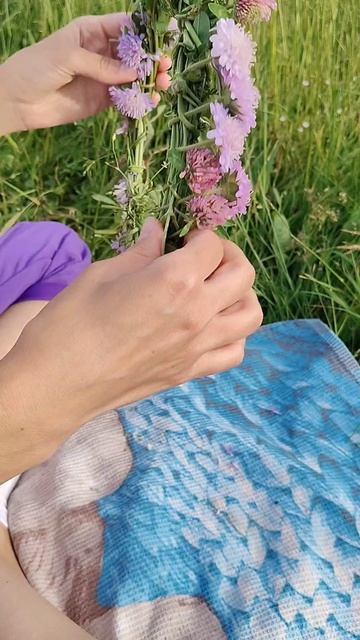 Любимая традиция.☺️ А как вы проводите Купало и день летнего солнцестояния? ☀️🌿💦