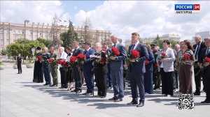 В День памяти и скорби Александр Шуваев возложил цветы к Вечному огню