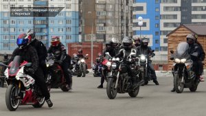 ПАРАД «ЖЕЛЕЗНЫХ КОНЕЙ»