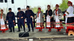 Галанино- казаки встречат туристов с теплохода Максим Горький