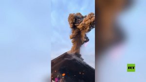 غواتيمالا.. قصف بركاني تجاه سياح على سفح جبل فويغو