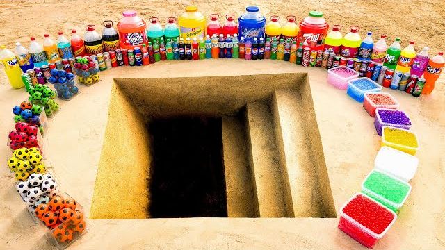 Эксперимент: гигантская газировка, Schweppes, шарики и кока-кола против ментоса в ступенчатой яме!