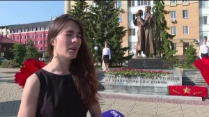 Почетный караул выставлен у памятника в Сквере Прощания в Тюмени
