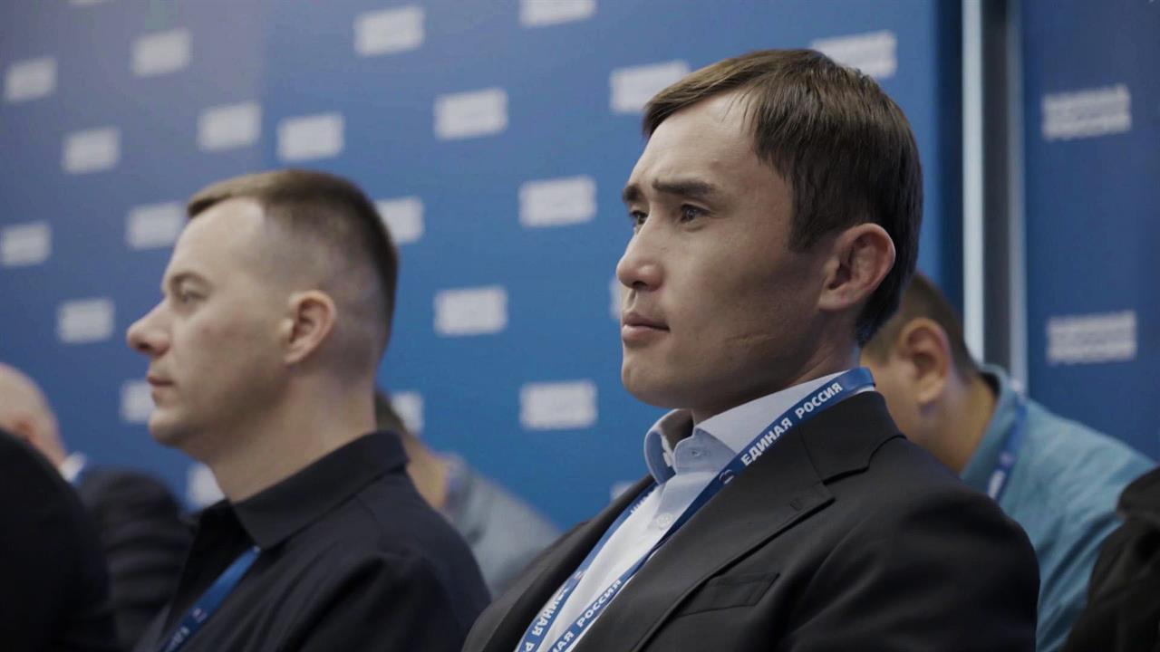 "Единая Россия" продолжает сбор предложений для новой Народной программы. смотреть онлайн