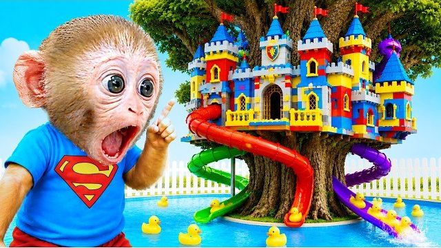 Обезьянка Бон Бон нашла замок LEGO с горками в аквапарке... Динозавр внутри?