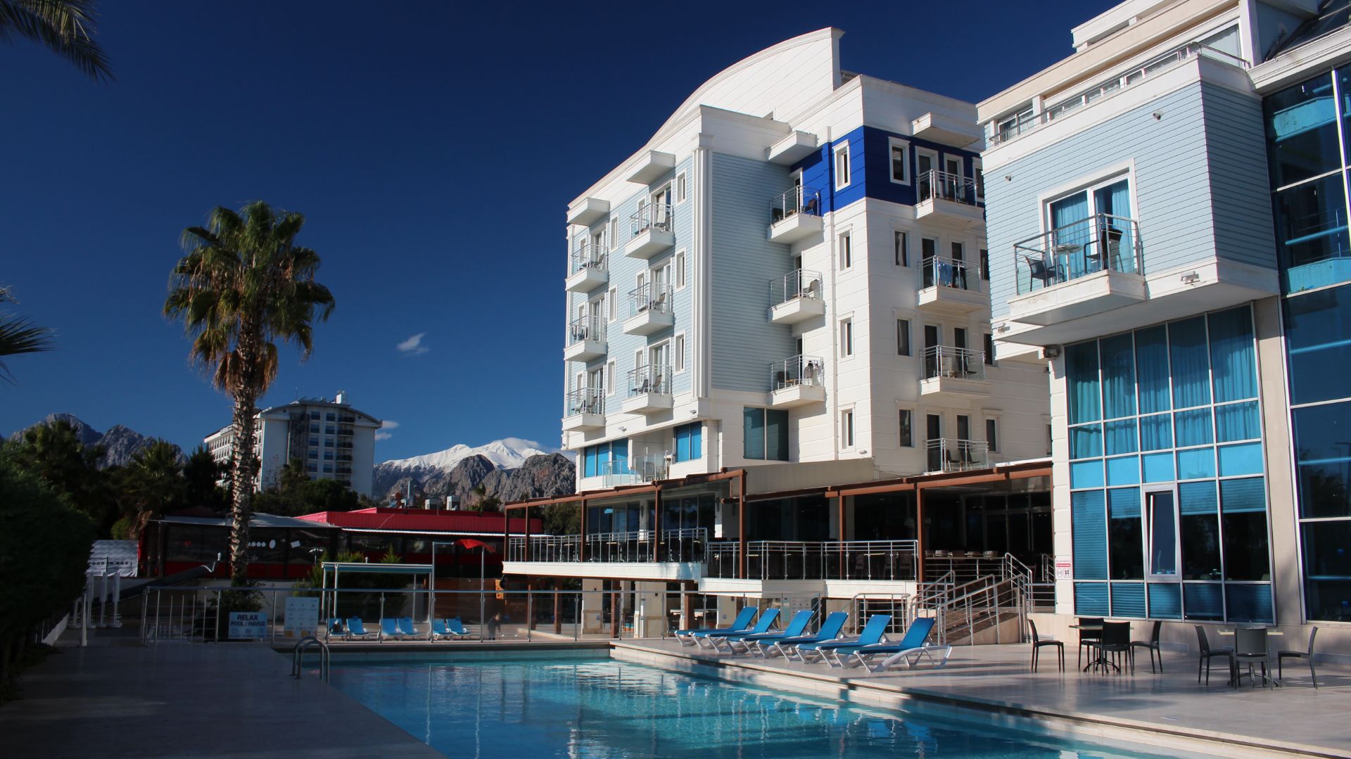 Обзор отеля SEALIFE FAMILY RESORT 5*