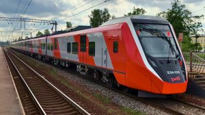 ЭС104 039 «Финист» сообщением Ораниенбаум - Санкт-Петербург на перегоне Стральна - Лигово.