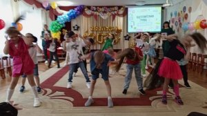 Вход на выпускной утренник