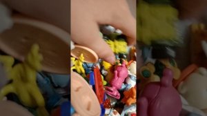 ОБЗОР на все игрушки киндер за 8 лет
