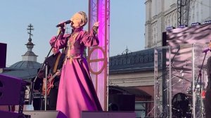 Заслуженная артистка России Пелагея выступила на фестивале в Ростове Великом
