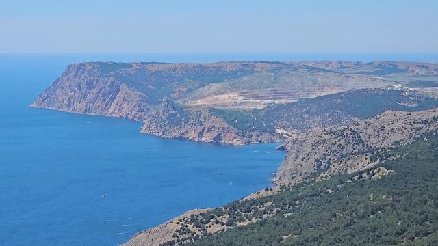 Хребет Гаруш - 2. Вид на балаклавское побережье, скалу Мытилино, вход в Балаклаву сверху.