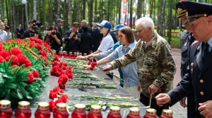 Югорчане возложили цветы в память о героях Великой Отечественной войны