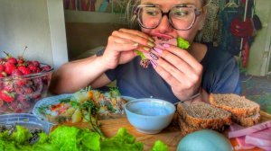 МУКБАНГ СМАЧНЫЙ ПОЖРАЛА И ДУШУ ИЗЛИЛА