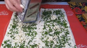 С первого кусочка понравятся, начинка самая вкусная. Популярнейшая закуска из лаваша.