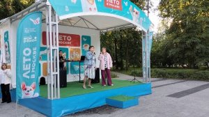 Лето в Москве.Пою дуэтом.«Подари мне платок...»