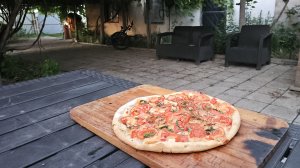 Купила в Светофоре помидоры и сыр для пиццы, сажаем арбузы