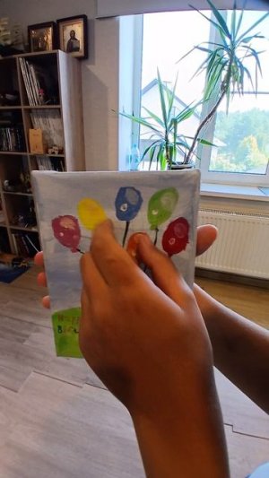 подарок на др (кому угодно) картина красивая,прикольная,яркая.