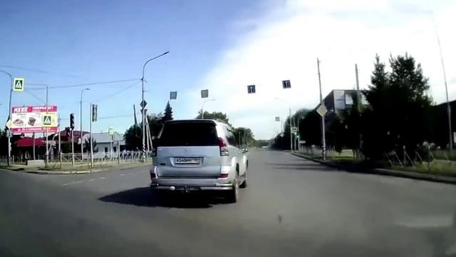 Подрез слева на кроссовере