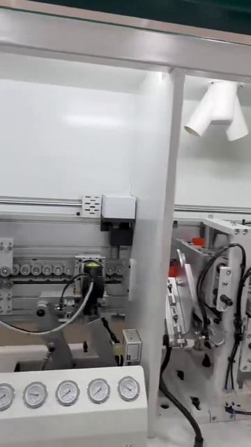 XA-6CT кромкооблицовочный станок PUR+EVA с пневмоперестановкой смотреть онлайн