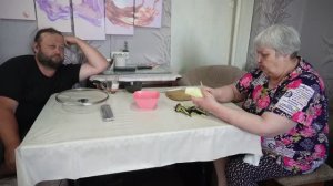 Мама так аппетитно готовит рагу из баклажана курицы и овощей Что разыгрался у меня аппетит Кулинария