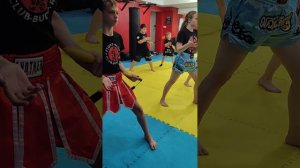 Тренировка перехватов нунчаку, фристайл. Дети 7-14 лет, 3 недели обучения.