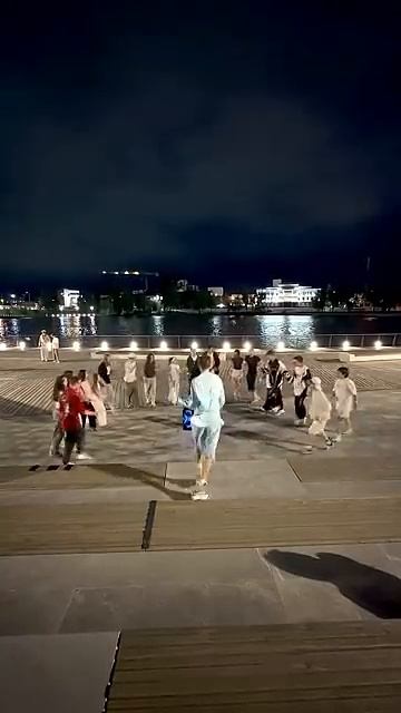 Amazing SHUFFLE DANCE WALKING DANCE TUZELITY смотреть онлайн