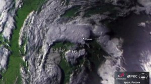 Торнадо в Свердловской области сняли из космоса.

Смерч разрушил ряд домов, повредил автомобили и об