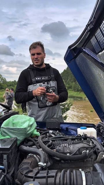 Затопило печку в Ниве спорт пока нырял на ней в воду. Не доработали систему защиты печки! смотреть онлайн